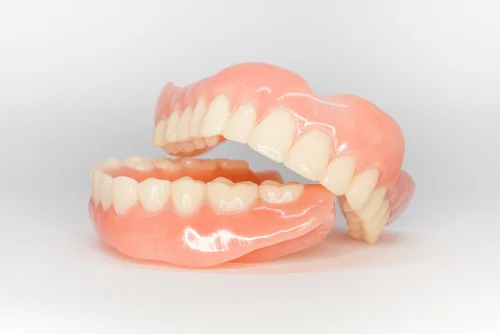 Affordable Smiles: Navigating the World of Low-Cost Dentures